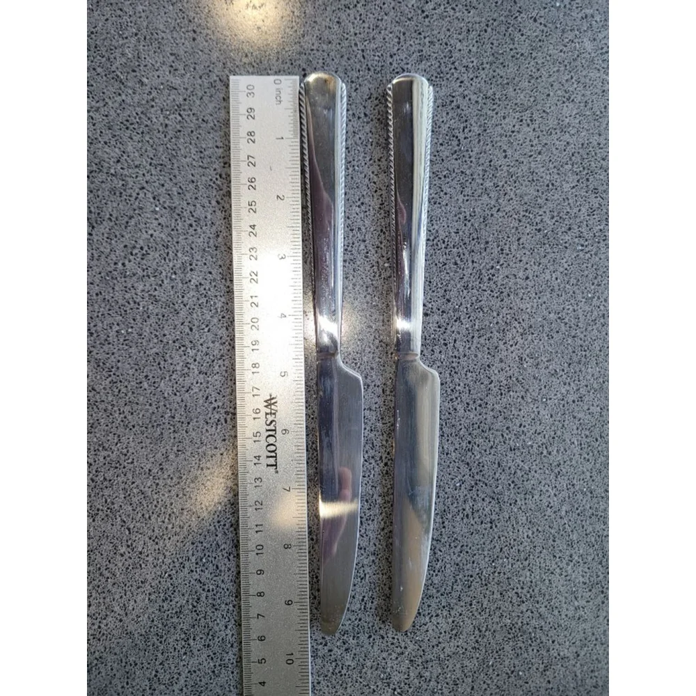 Set of 2 Oneida Gable Dinner Knives Stainless Steel Flatware 9